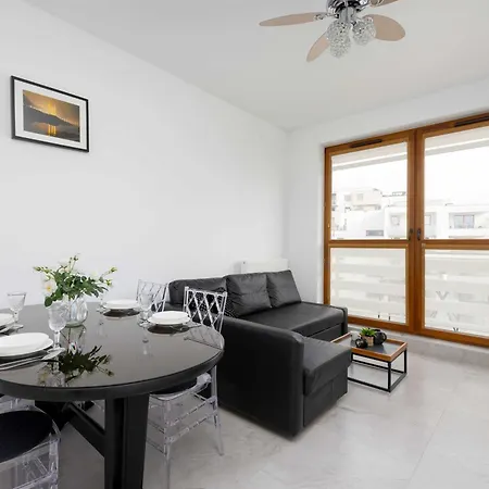 Zoliborz Stylish With Parking By Renters Apartment