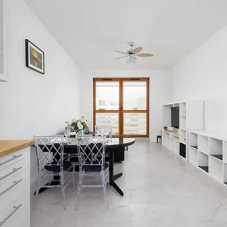Zoliborz Stylish With Parking By Renters Warsaw